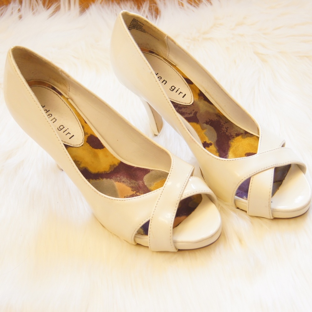 ❤️ Madden Girl White peeptoe Heels 6.5 M